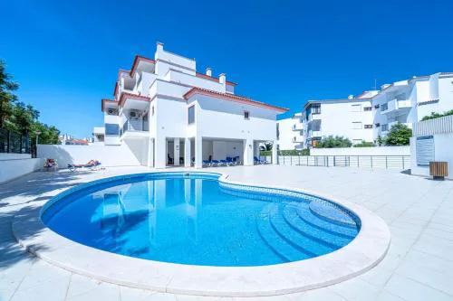 Modern & Central, Gated Apartment with Pool