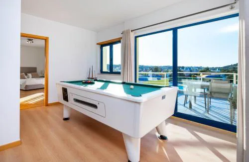 Penthouse 160sqm wide Terraces Pool view & private Hot Tub & Parking