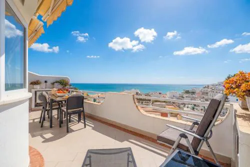 Prestige Flat Sea View by Albufeira Holidays