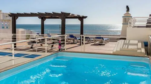 Refurbished beachfront house, Pool, AC, WiFi, Albufeira, sea view