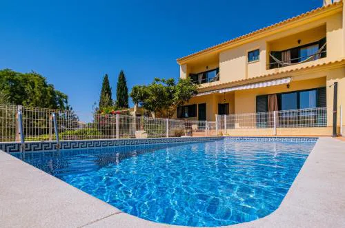 Retiro dos Calicos by Dreamplaces