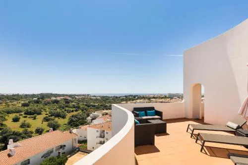 Spacious Apartment with 360º Views of the Sea by Algarve Dream Holidays