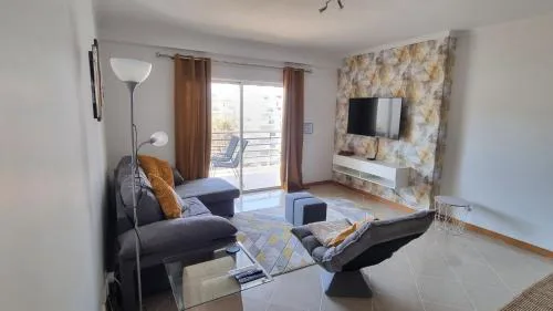 Spacious & Central Apartment with rare Parking