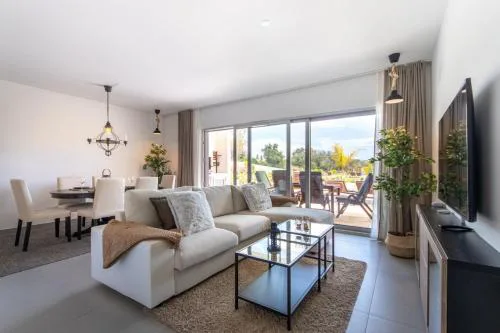 The Albufeira Concierge - Amazing Pool & Sunshine