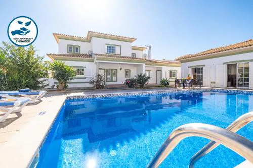 Villa Bahia - Moradia com piscina de água salgada em Albufeira