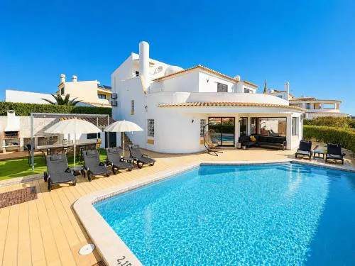 Villa Cristina 17 - Pool & 10 min walk from beach