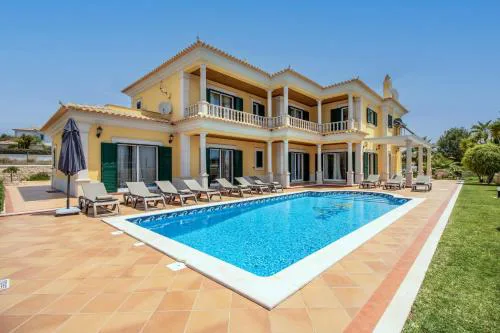 Villa Iris by Algarve Holidays