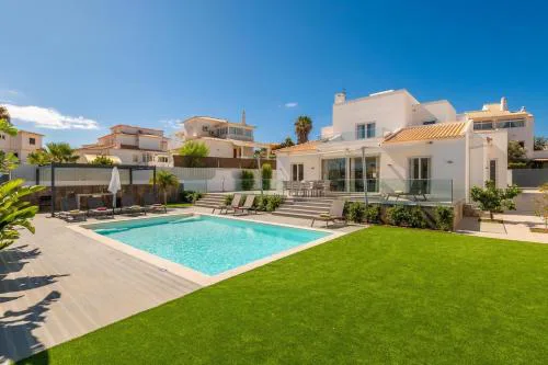 Villa Prisma by Villa Select