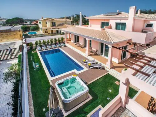 Villa V8 Bastos - VIP Properties by Interhome