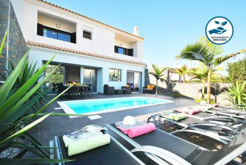 Villa Waikiki - Moradia familiar com BBQ e piscina aquecível