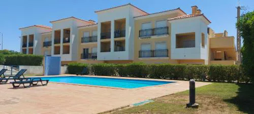 Apartamento piscina 5 minutos praia