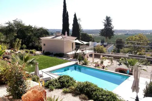 Villa Girassol met zwembad