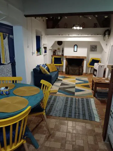 Blue&YellowHouse
