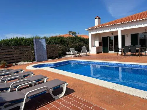 Casa Lina - villa with garden and pool by Lisbeyond