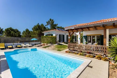 Casa May - Spacious family home with great outdoors!