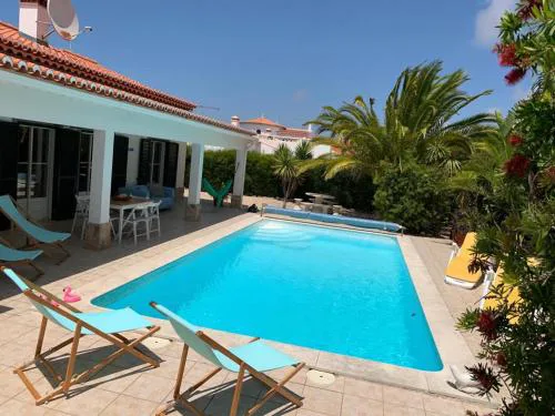 Holiday villa with pool near the ocean, fast internet, Aljezur