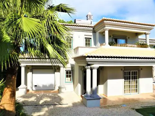 Exceptional villa with swimming pool