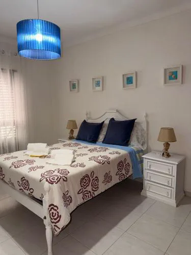 Apartamento T1 em altura a 250m da praia