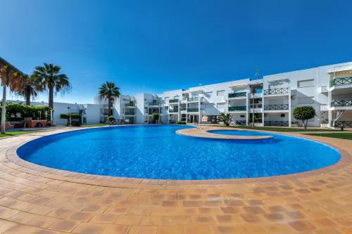 Sun Lovers Altura T1 Pool & Balcony