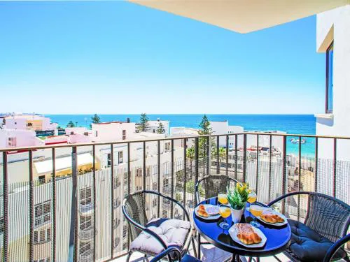 Apartment Excellent seafront & seaview by Interhome