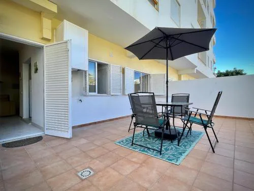Apt FS - 20 meters from beach