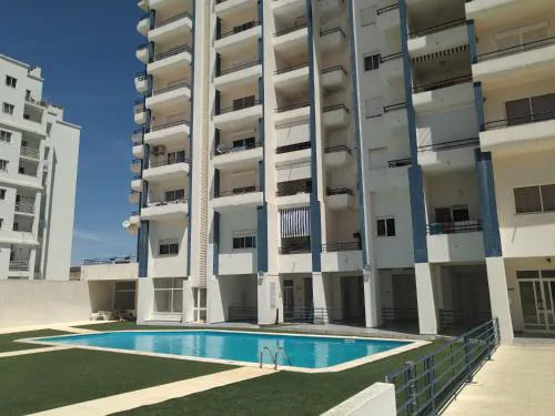 Pera Beach & Pool - Silhueta Citadina