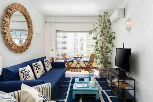 Spacious Beach 2 bedroom apt sleep6 by promenade