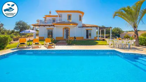 Villa Muriwai - Elegante moradia com BBQ e piscina aquecível - Armação de Pêra