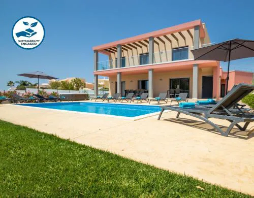 Villa Riviera - com piscina aquecível, 2 jacuzzis e BBQ em Armação de Pêra
