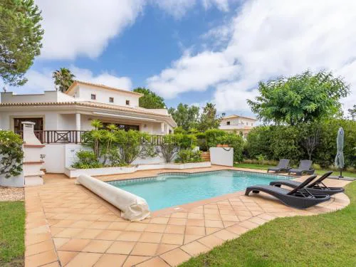 Peaceful and lovely retreat with a pool #1982