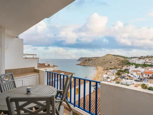 Retreat with sea view #1972