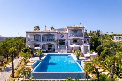 Villa Surga, a luxurious and exclusive romantic villa in the Algarve