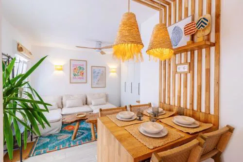 Casa Phoebe - NEW Renovated Burgau Apartment Sleeps 5 - Beach 1 min