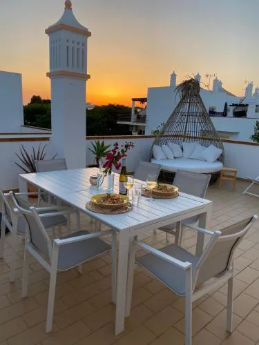 Cabanas de Tavira Gomeira, 2 bedroom, 3 terraced Penthouse with Seaview, 300m from the Sea