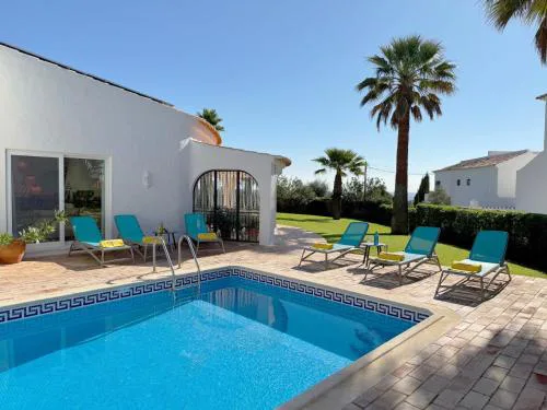 Casa Alvorada Villa with Pool & 3 Bedrooms