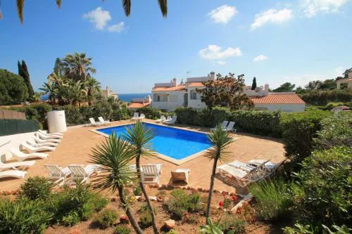 Casa Scarlett Walk to beach Communal Pool