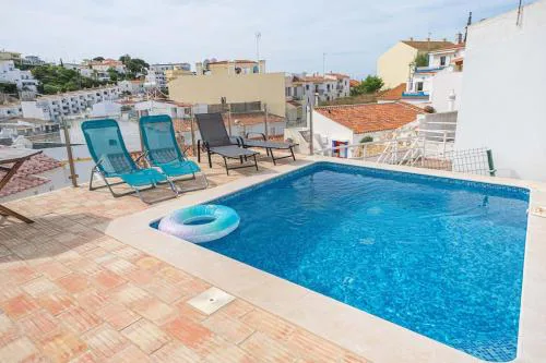 Colors Pool House