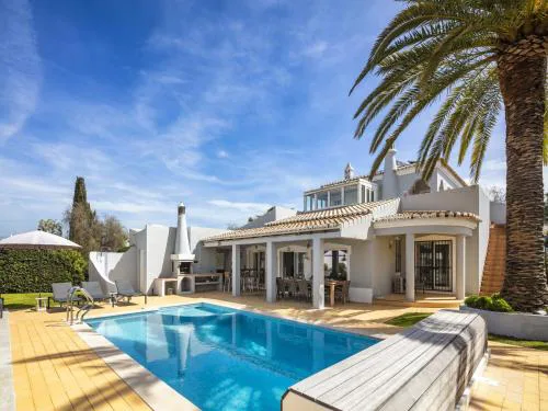 Villa in coastal town of Carvoeiro, Algarve