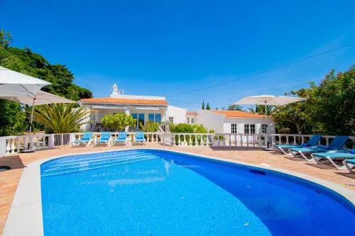 Villa Montenegro - Superbly Located Family Vila