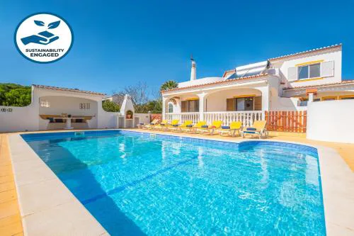 Villa Renaissance - Moradia com piscina aquecivel e BBQ em Carvoeiro