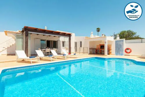 Villa Solara - com piscina aquecível e BBQ em Carvoeiro