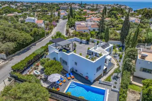 Villa Sylisia by Villa Plus