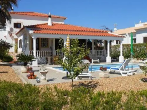 Holiday Home Nettes Ferienhaus in Altura mit Gepflegtem Garten by Interhome