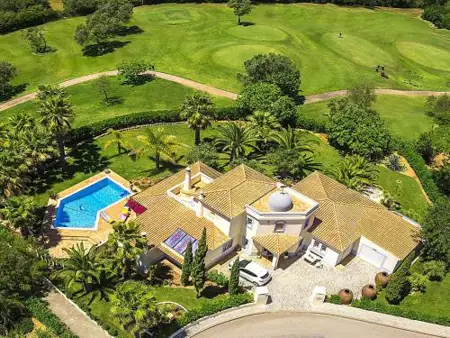 Holiday Home Luxuriöse Villa - Privater Pool und schöner Garten by Interhome