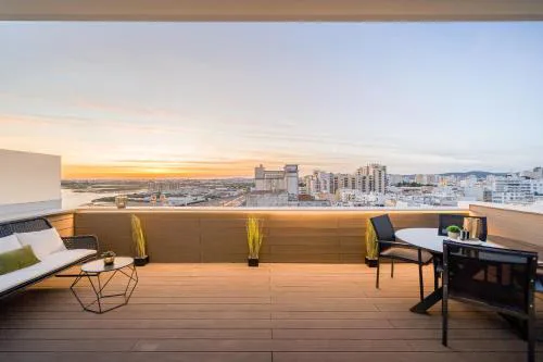 Downtown, 1br with a first row view over the sea