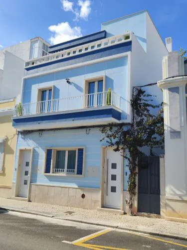 FEEL FARO Guesthouse - Boutique Stay with Terrace in Central Faro