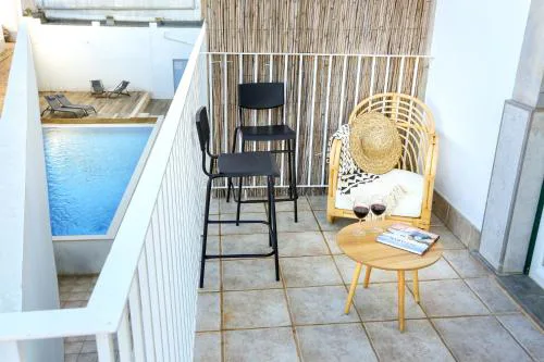 Hot Breeze Apartment