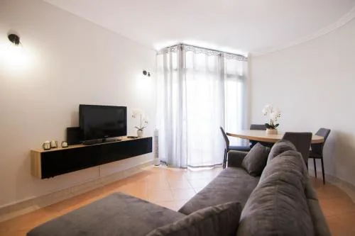 Modern 3-bedroom Retreat in Faro's City Center