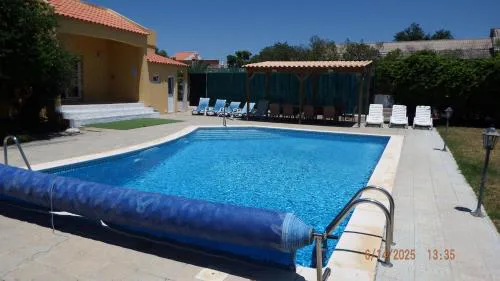 Spacious Villa Lara Estoi with heated pool
