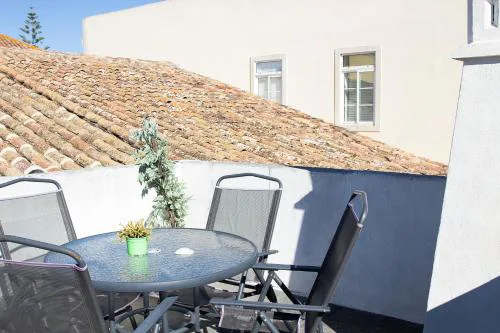 The Tiles House
